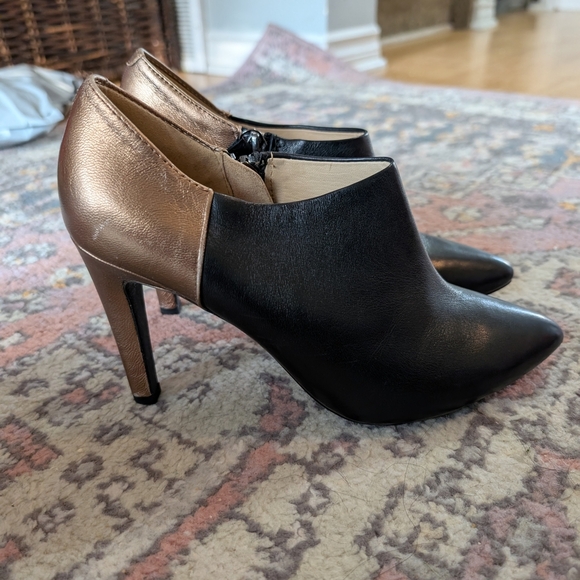Geox Shoes - Geox Black and Gold Heels